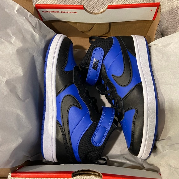 Nike court borough mid 2 boys size 1 blue/black NWT! - Picture 2 of 8